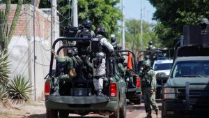 GUERRA ENTRE CARTELES DEJA 20 MUERTOS, VARIOS DECAPITADOS EN BASTION NARCO EN MEXICO 