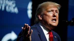 TRUMP BUSCA AMPLIAR LA RETIRADA DE LA CIUDADANIA A INMIGRANTES NATURALIZADOS, SEGÚN NYT 