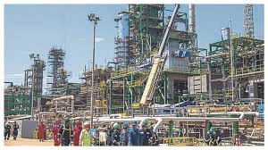 CRISIS DE ESTATAL PETROPERU AMENAZA CON PARALIZAR REFINERIAS 