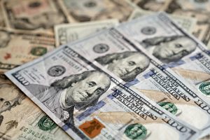 PRECIO DEL DÓLAR SE DISPARA A PUERTAS DE LA SEGUNDA VUELTA EN PERÚ: ASÍ CERRÓ EL TIPO DE CAMBIO HOY 5 DE JUNIO
