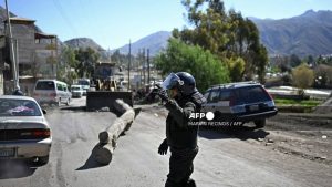 GOBIERNO DE BOLIVIA DESBLOQUEA VITAL RUTA DE ALIMENTOS