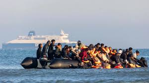 UE: PARLAMENTO APRUEBA PLANES PARA CENTROS DE DEPORTACIÓN