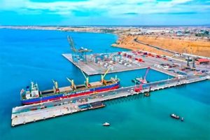 EXMINISTRO DE RELACIONES EXTERIORES ALERTA POR TENSIONES CON CHINA EN CHANCAY Y RESPALDA FISCALIZACIÓN DE OSITRÁN