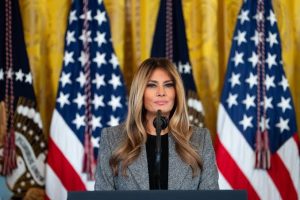 MELANIA TRUMP ANUNCIA UN ALTO EL FUEGO HUMANITARIO EN LA CIUDAD UCRANIANA DE OLESHKI