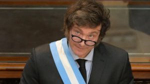 ARGENTINA INCENTIVA EL RETIRO DE 20.000 EMPLEADOS PÚBLICOS